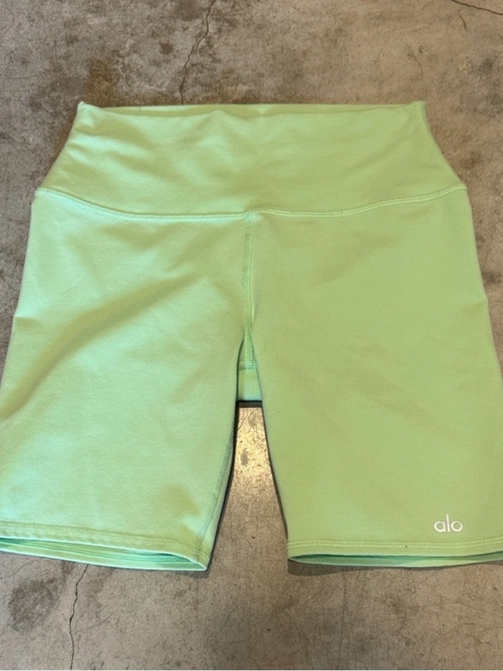 ALO Yoga Airbrush 5" High Waisted Bike Shorts - Picture 2 of 5